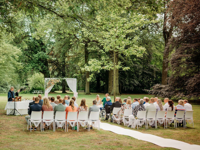 Ceremonie buiten1
