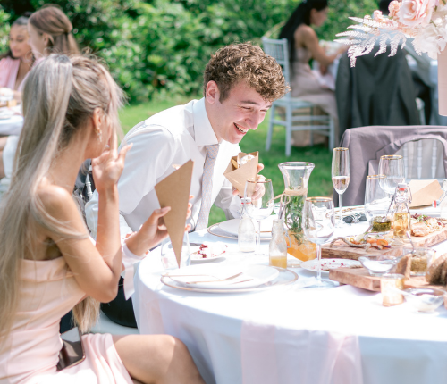 Do you want to contribute to unforgettable encounters of all our guests?